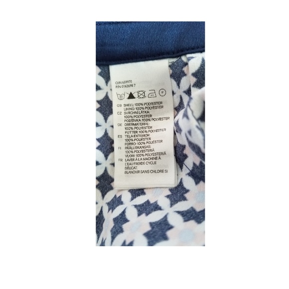 H & M White Printed Skirt with Cross Over Look 12 - Picture 5 of 5